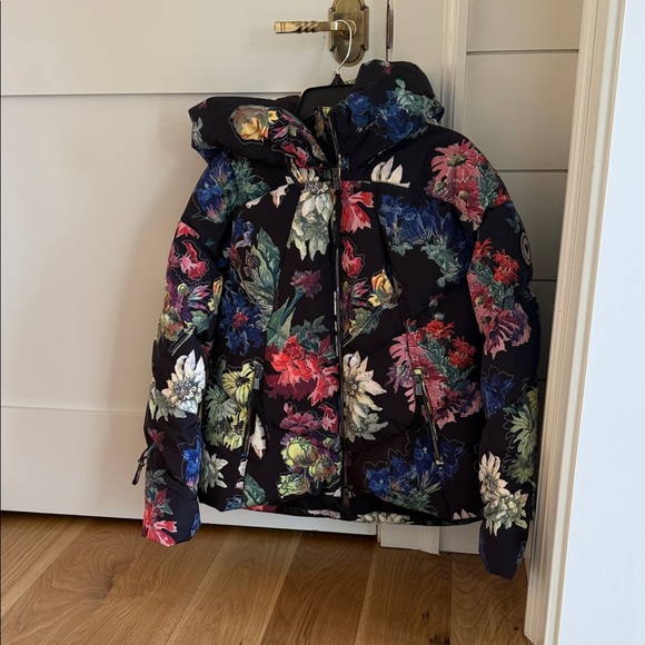 Obermeyer Jackets & Blazers - Obermeyer Black Alpine Flowers Watercolor puffer multicolor Ski jacket